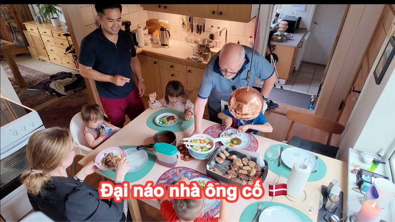 Đi thăm ông ngoại Emma. Nhà của người lớn tuổi Đan Mạch có gì khác.