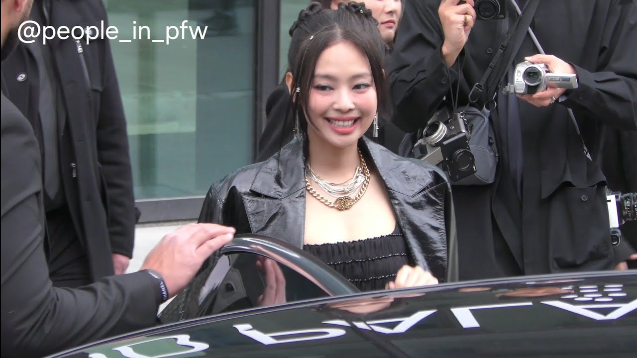 Jennie 제니 [BLACKPINK] - Exit from Chanel Fall Winter 2024/2025 fashion show in Paris - 05.03.2024