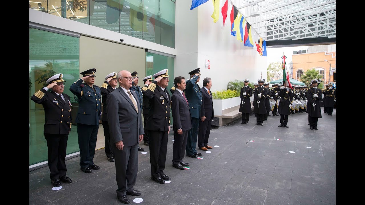 Entrega del Centro Médico Naval