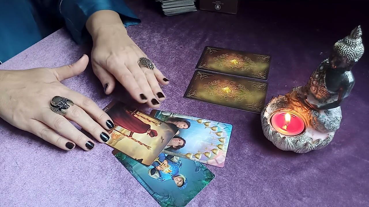 ЧТО У НЕЕ В ГОЛОВЕ?💞 КАКИЕ МЫСЛИ ?💯💌 О ЧЕМ ОНА ДУМАЕТ?💘🔮 Таро расклад для мужчин#shorts