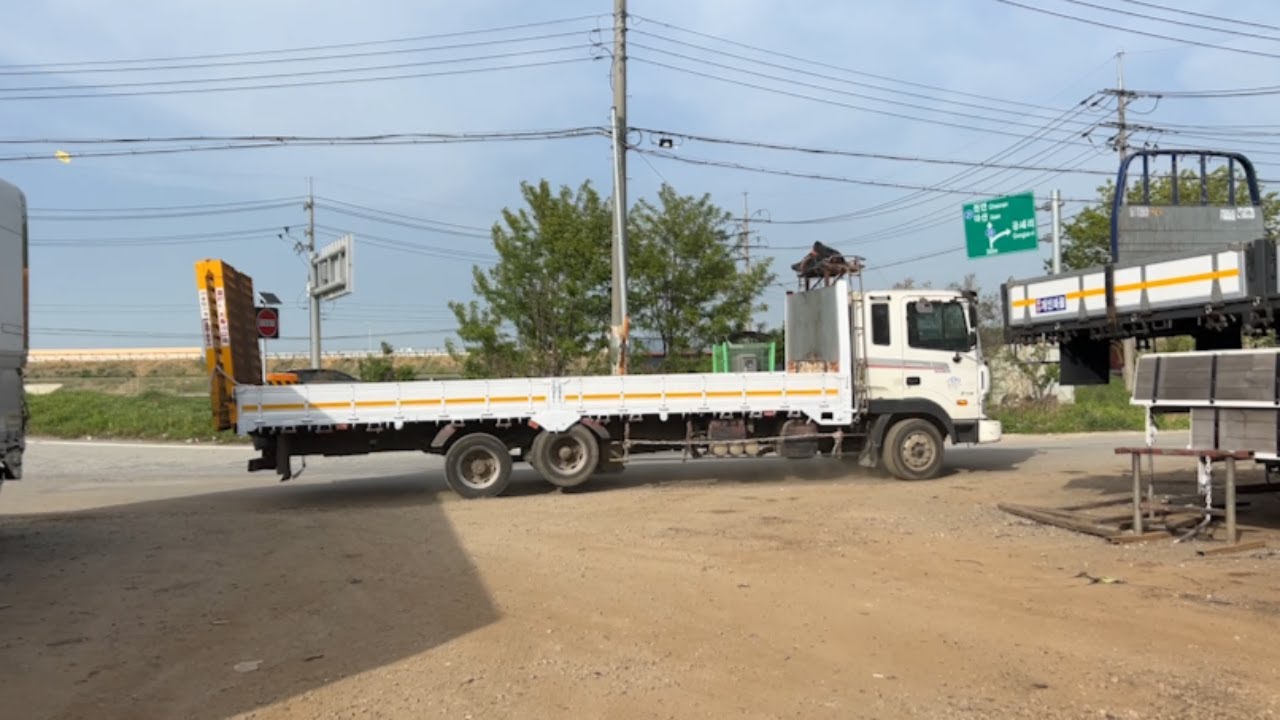 메가트럭 7m4 적재함 문짝 두대 동시에 교환 하기