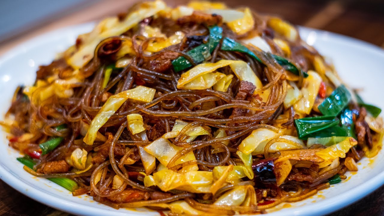 Вкусная лапша с китайской капустой Chow Fun Noodles