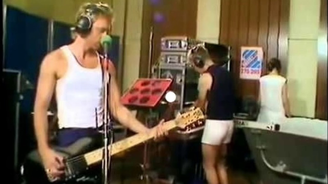 New Order-Temptation (Saturday Live 25th August, 1984)