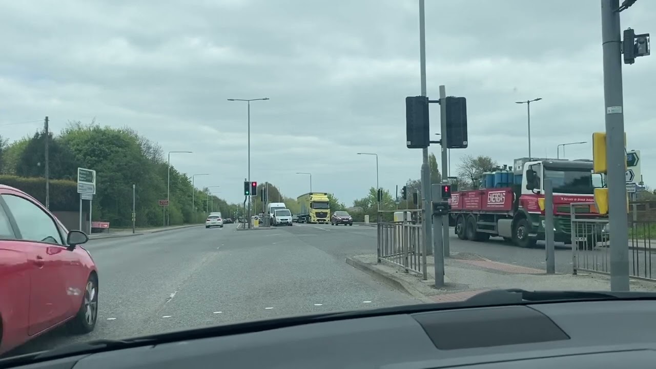 Turning right from A38 onto Station Road