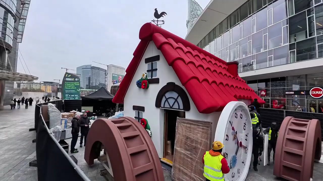 Mulino Bianco in piazza Gae Aulenti a Milano: la costruzione in timelapse
