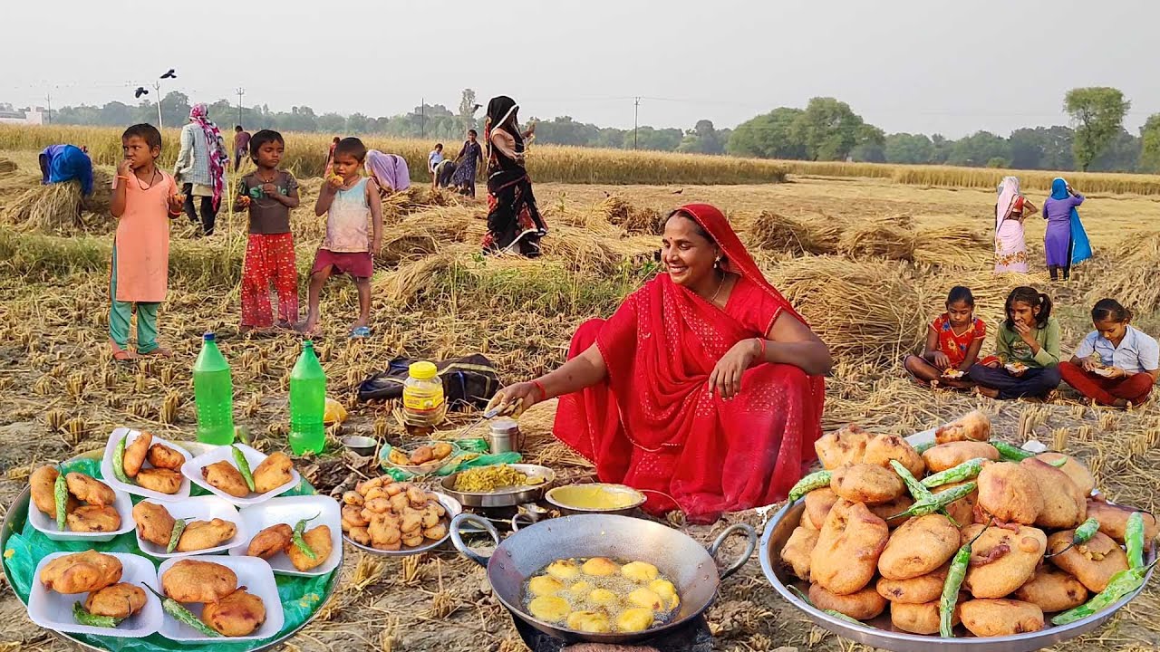 धान का बोझ बांधते समय खेत में गरमा गरम आलू की टेस्टी टिकिया खाने को मिल जाये तो खाने में मजा आ जाये