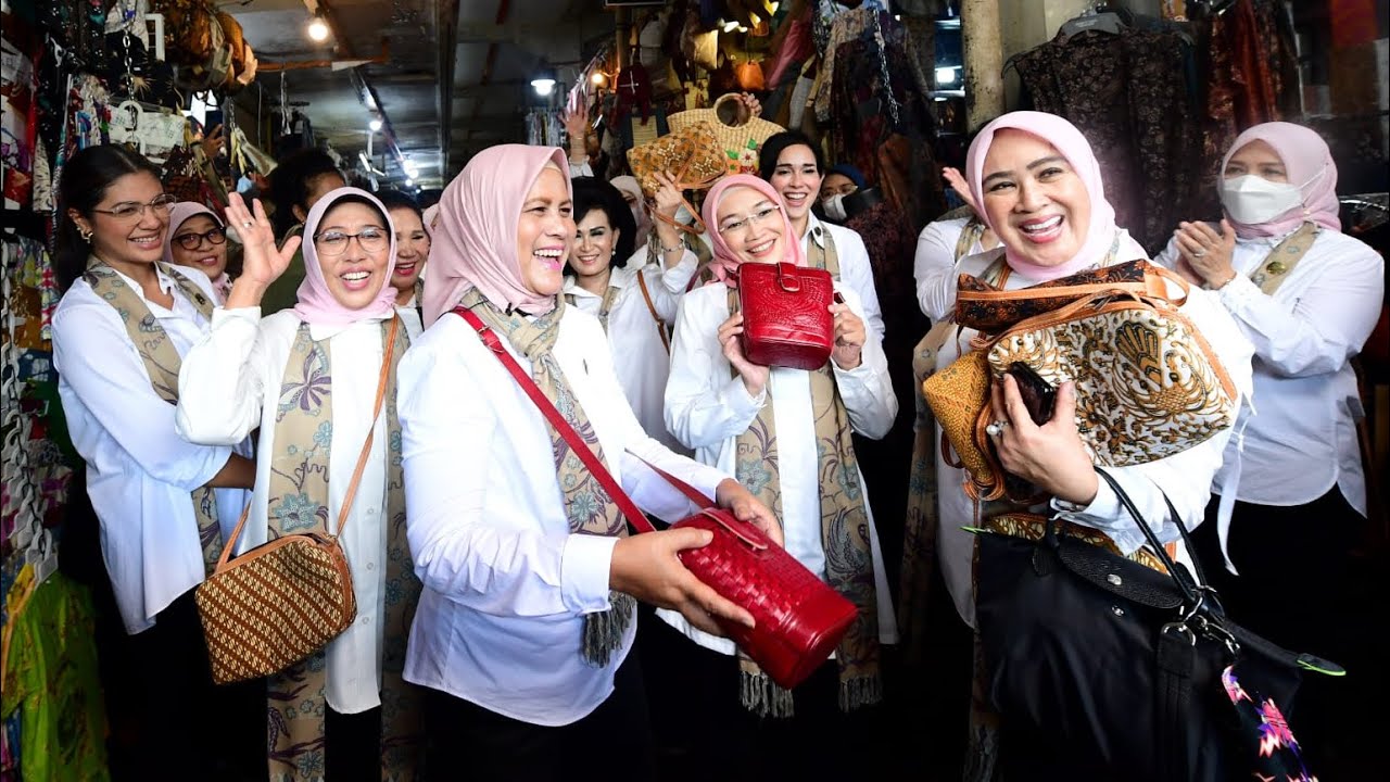 Dukungan Ibu Iriana untuk Pelaku UMKM Pasar Beringharjo, Yogyakarta, 31 Januari 2023