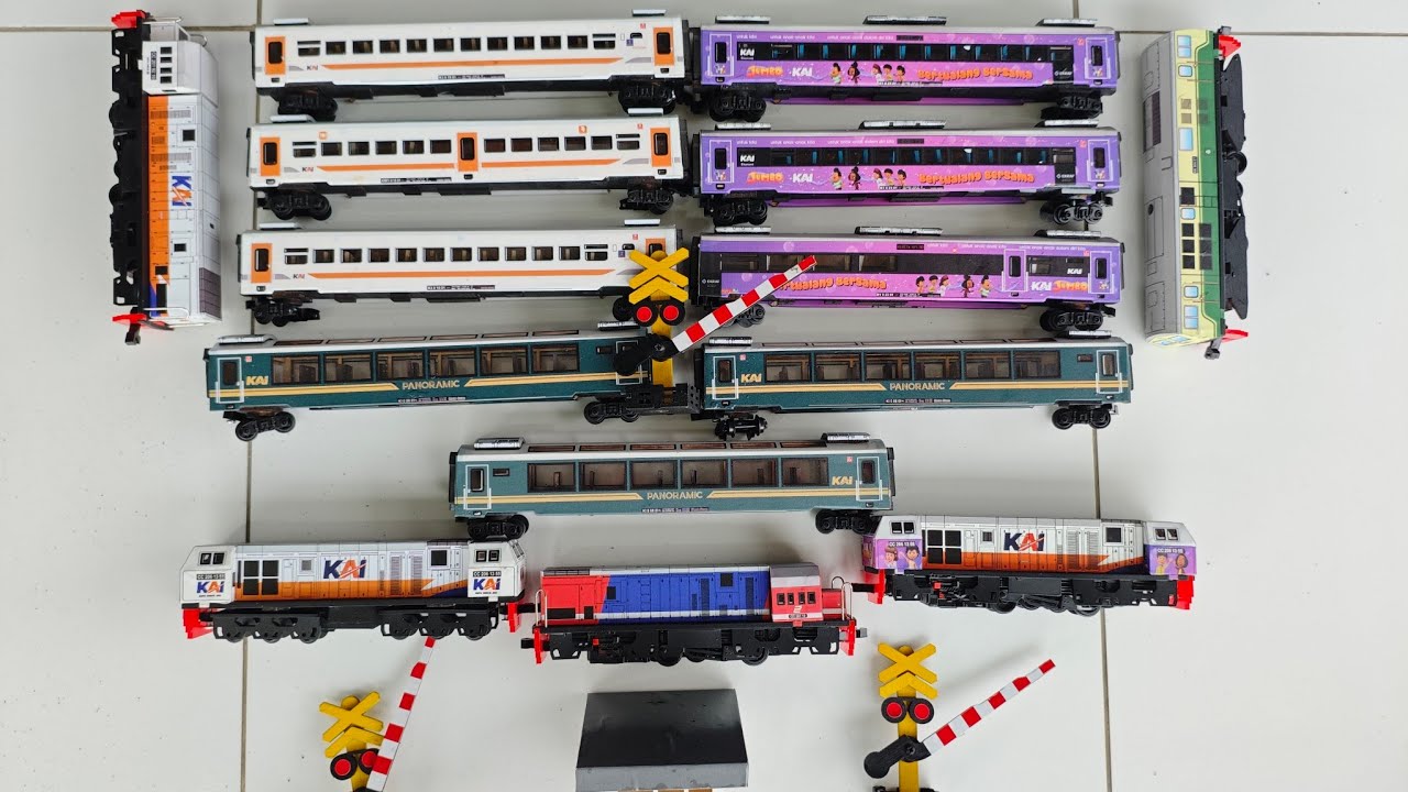 Menemukan mainan kereta api, cc 206 Serayu, cc 201 RnB, si jumbo, paronamic, bb 304,palang pintu