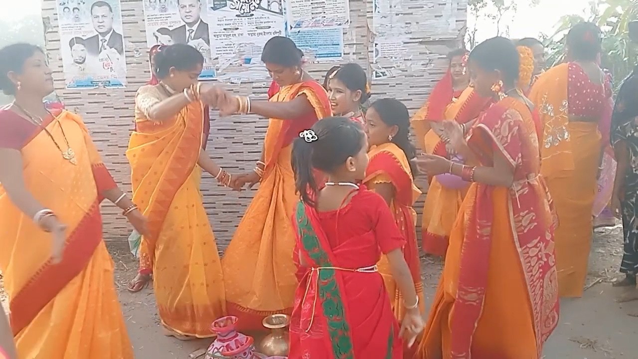 Hindu Biye Barir jol vora Dance | হিন্দু বিয়ের অসাধারন জল ভরা নাচ