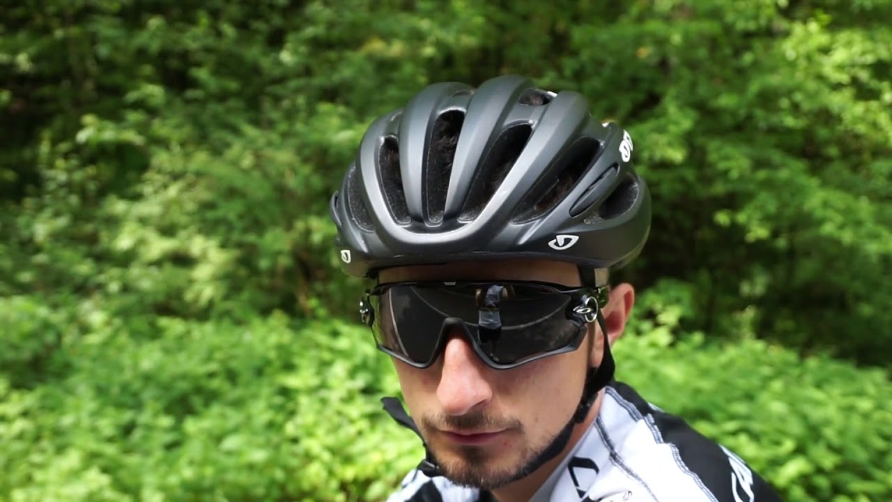 Echipament Giro: Casca pentru bicicleta, manusi si pantofi ciclism.