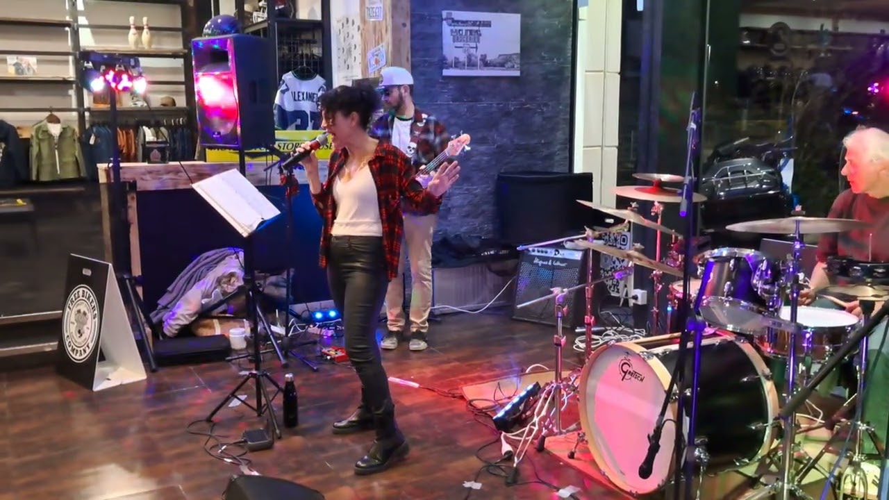 whole lotta love par Le groupe de rock blues Le Grand Mechant Blues au bikers nov 202