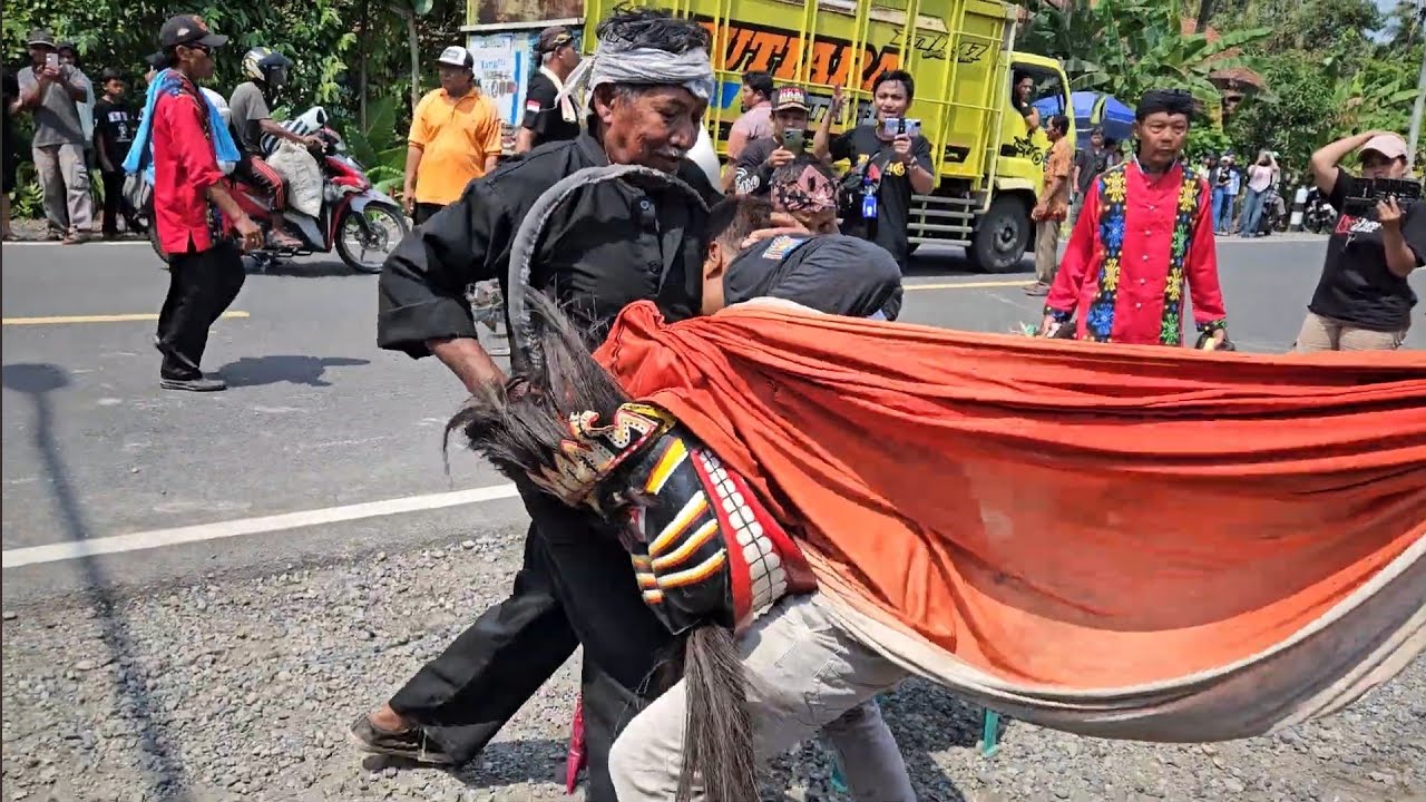 BARONGAN NGAMUK SAAT PULANG ARAK ARAKAN PENGANTEN - EBEG TURONGGO MUDO KENCONO