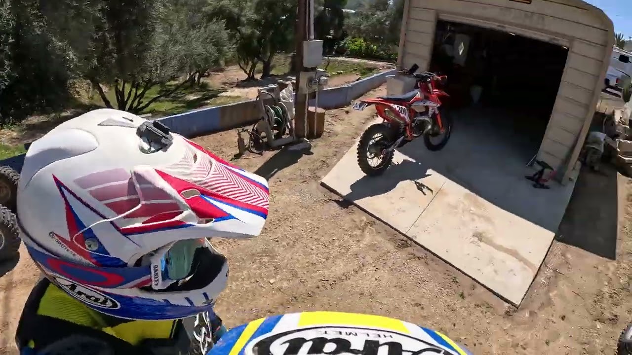 Volume up😂 he said he could ride.  Dialog is gold! All the way to the end🤣#Yz250 #dirtbike 