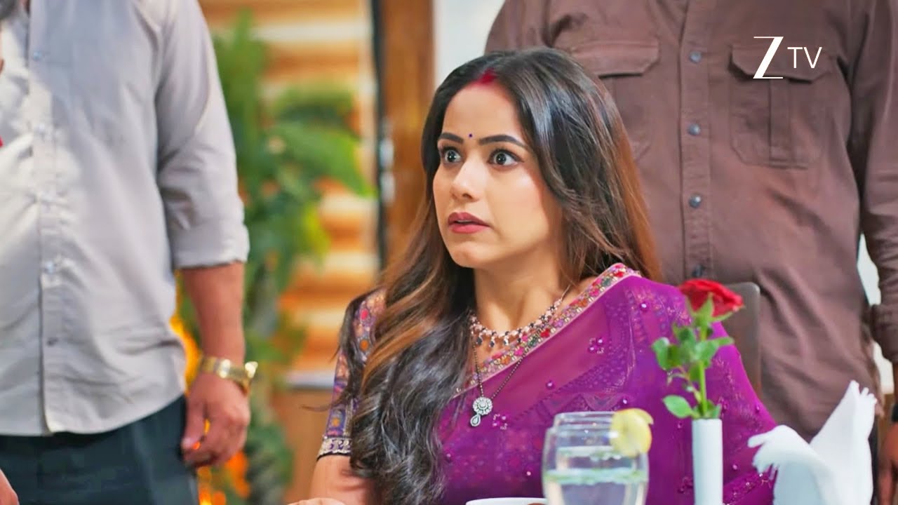 Vasudha | Will Avinash and Divya manage to get out of this situation?