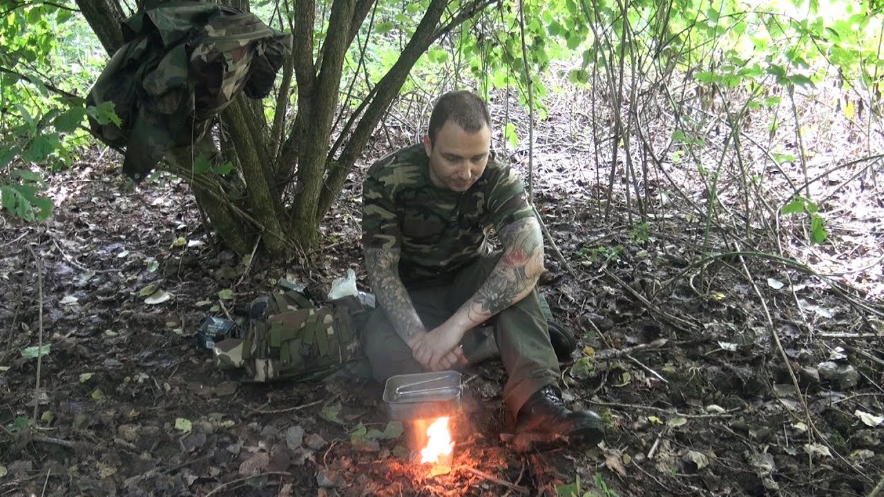 Preppen en survival Esbit brander of gel stove.