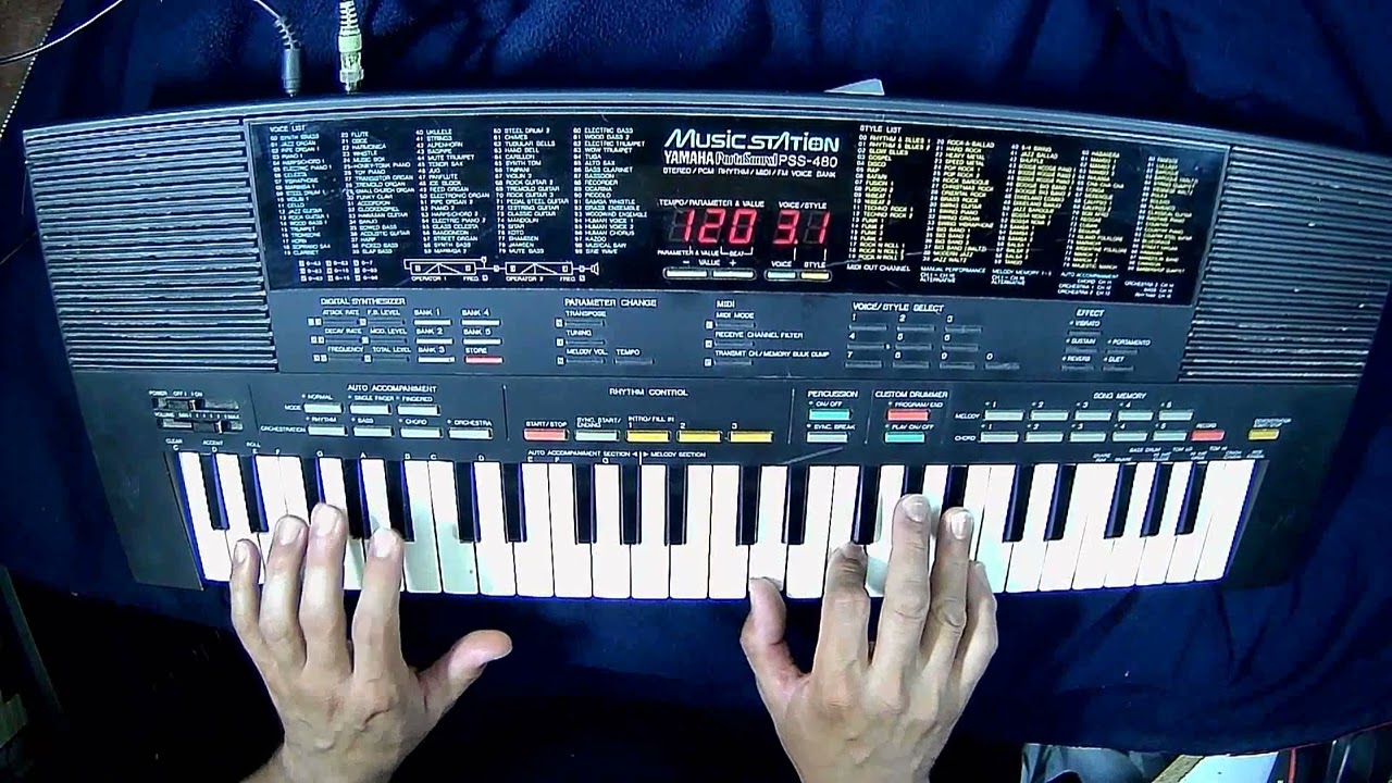 Yamaha PSS - 480 (playing preset sounds)