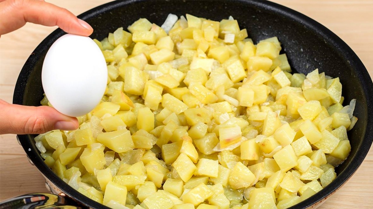I Have Potatoes and Eggs! Easy 15-Minute Dinner Recipe