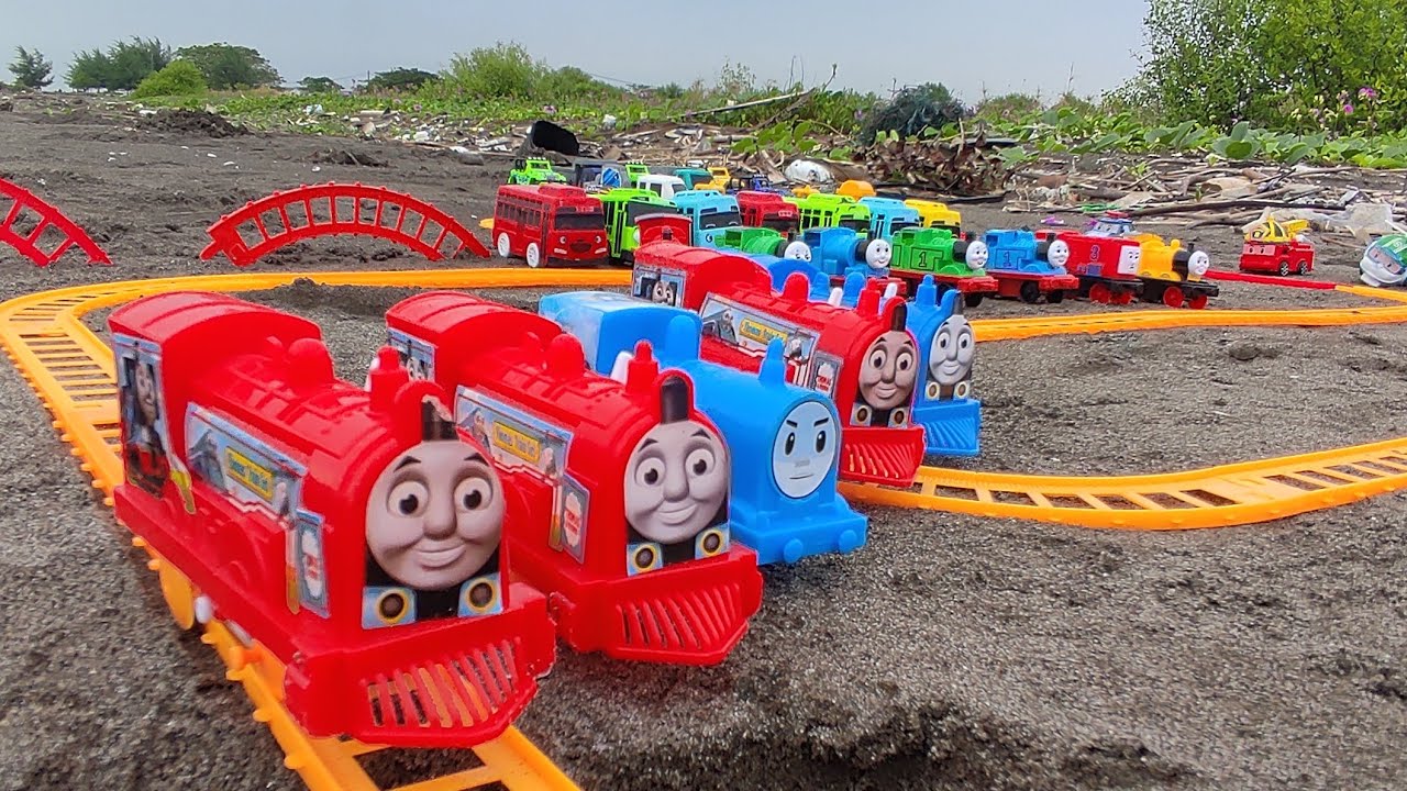 Kereta Express , Thomas and Friends , Maju Mundur Dilintasan Rel Berliku