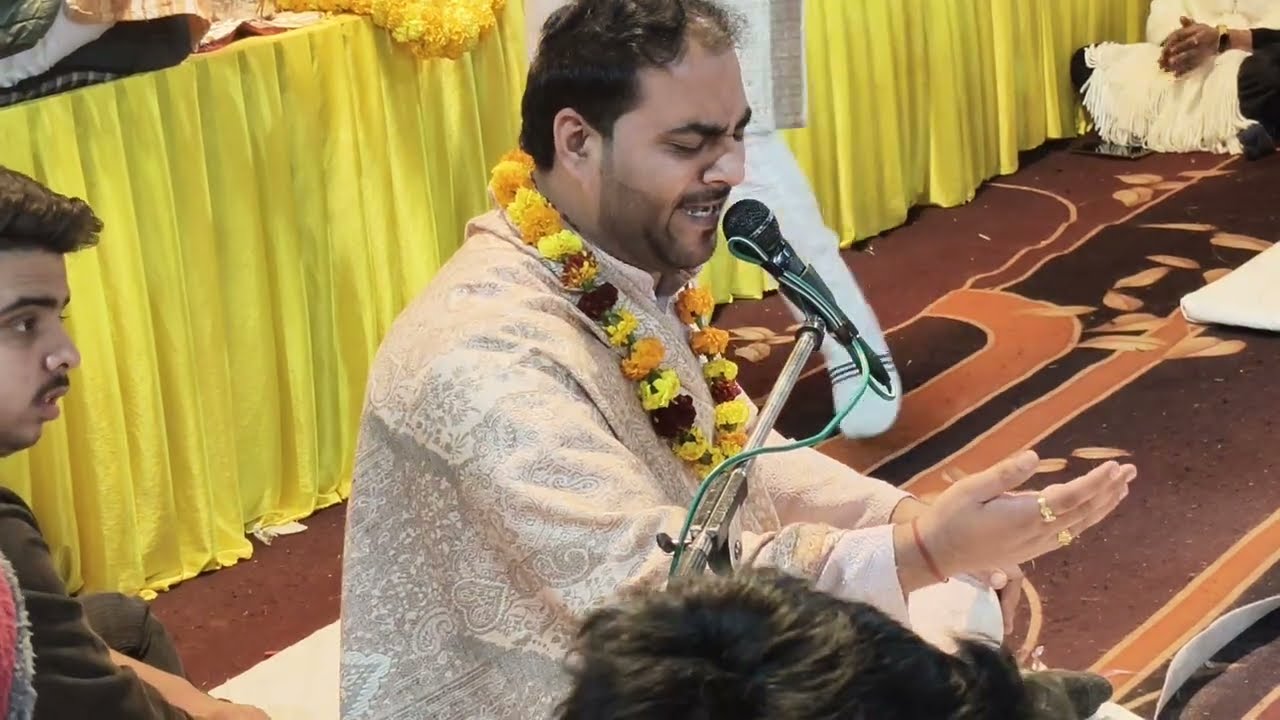 रंग डारो ना बीच बाजार  Singer साहिल चावला जी #radhakrishna #radharani #radha #radheradhe 