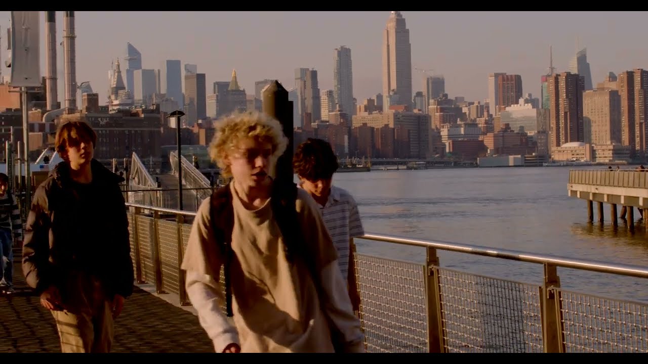 Atalhos - M&aacute;s Lejos (Clipe Oficial)