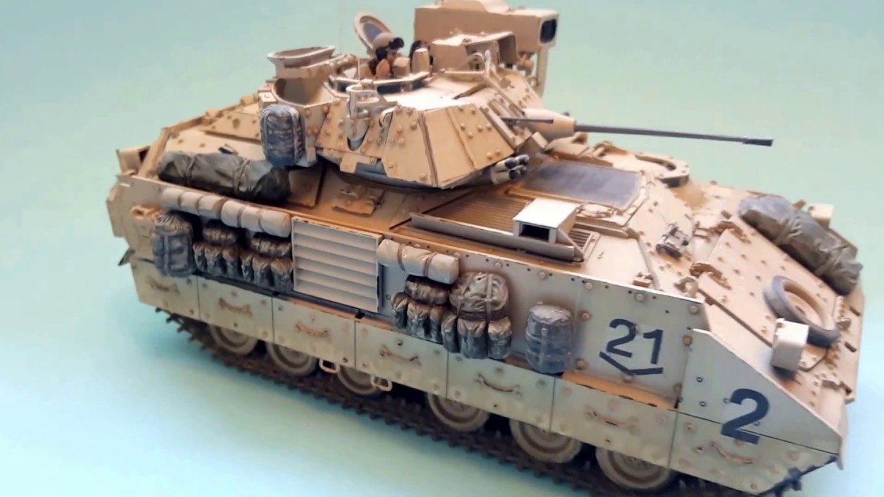 Tamiya 1/35 U.S. M2A2 Bradley Infantry Fighting Vehicle