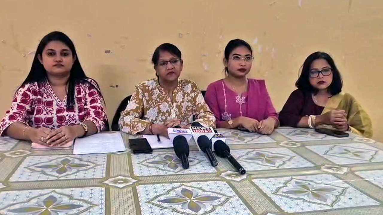 8th March Salmario Internatational Dayno Rwgwi Press Clubo Women Journalist Rokno Borom Yapharjaknai