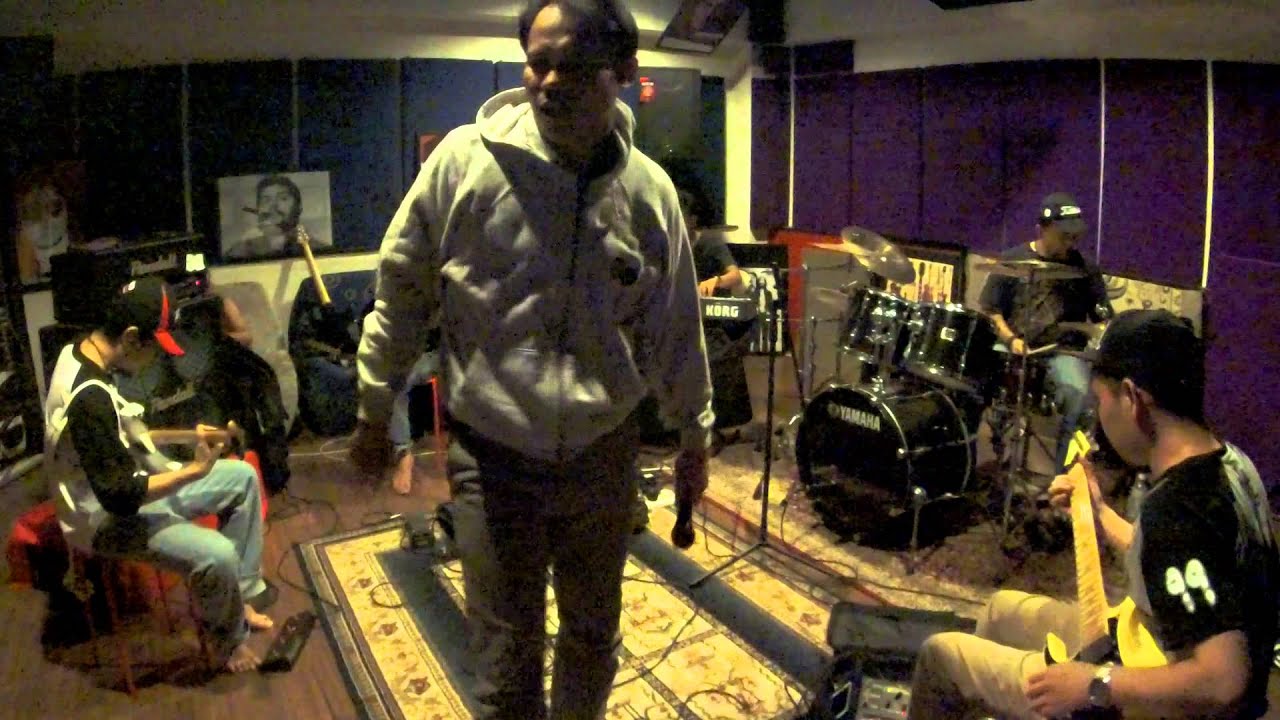 setelah hujan - meniti titian usang - Search (cover)