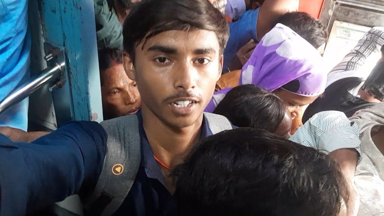 Train Me itna Jyada bheed 🤯 Khada Hone ka Bhi Jagah Nhi 😯