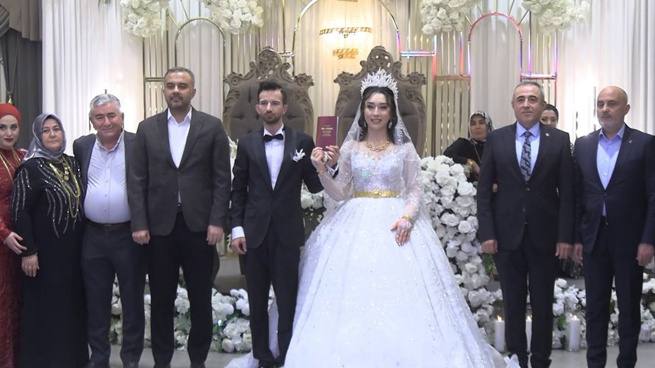 ELEGANS DÜĞÜN SALONU HER ÇİFTE ÖZEL DÜĞÜN KONSEPTİ SUNUYOR