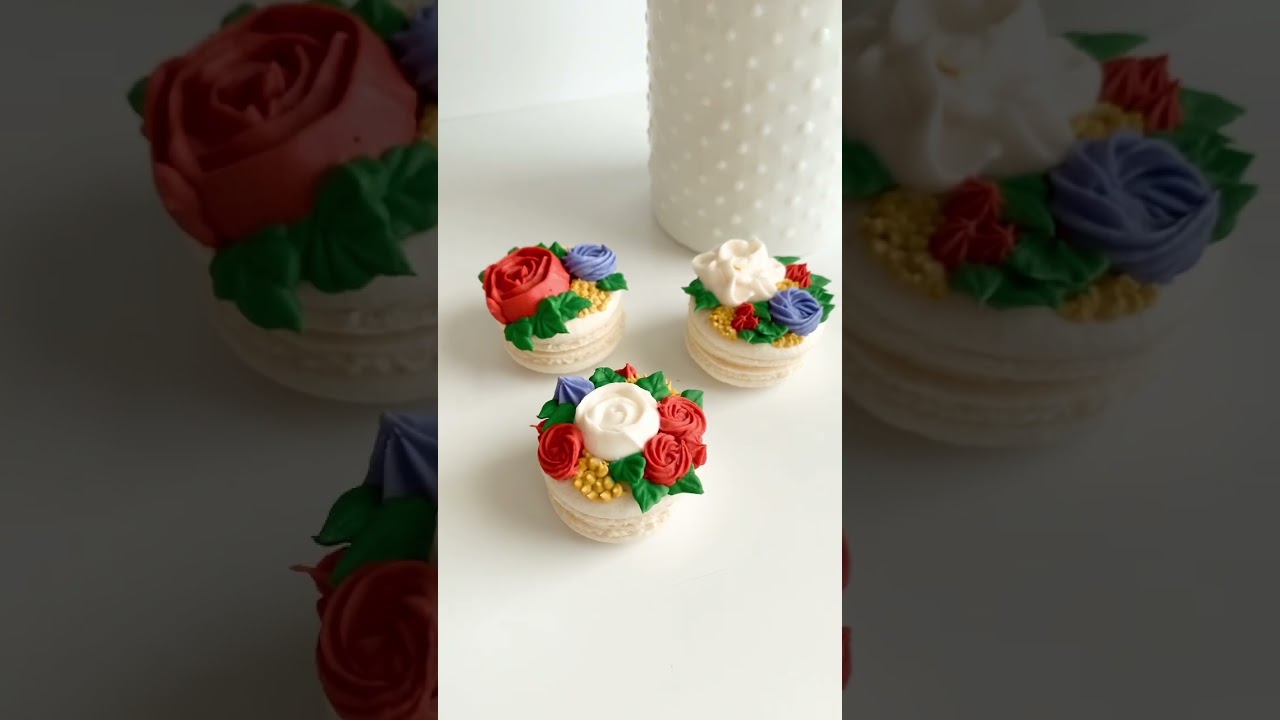 Flower macarons FTW! What do you think? #macarons #baking #macaroons