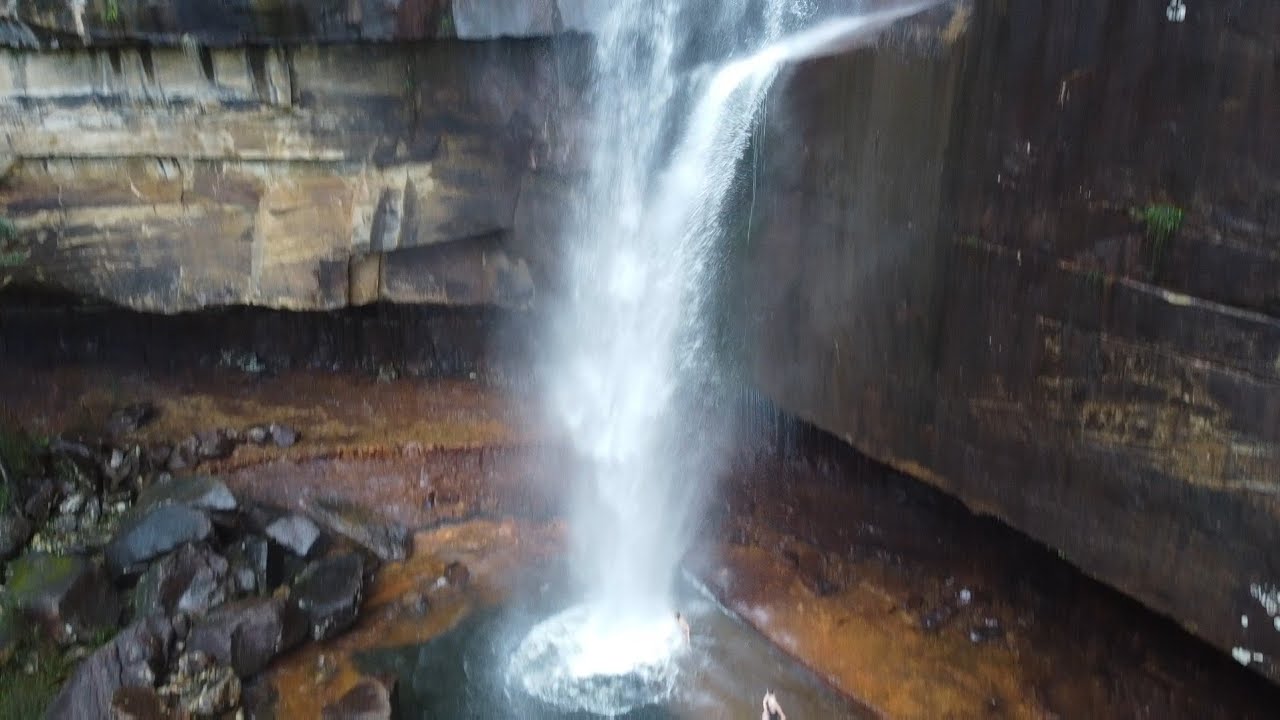 Hiking to Gerringong Falls