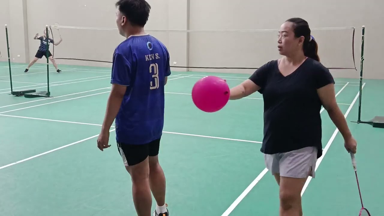 Saturday Fam Badminton Day at Timberland Heights 