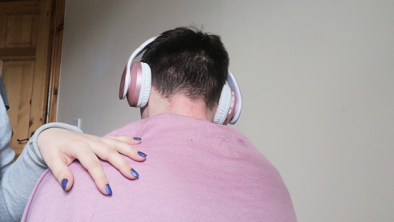 ASMR head and neck and back scratch #asmrheadscratch #asmrwhisper #asmrtracing