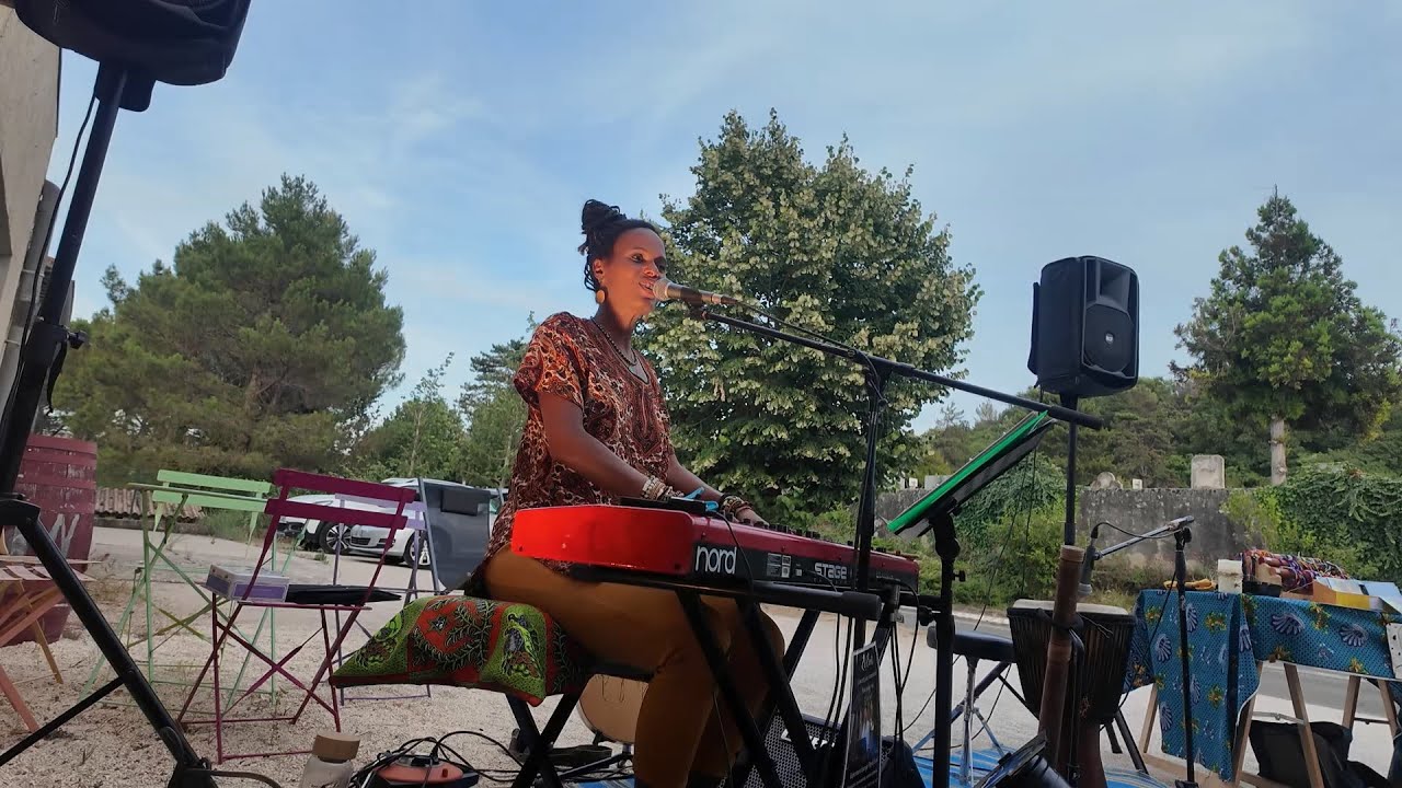 Any Other World - Zikahi Events (Pif & Hercule, Vaison-la-Romaine)