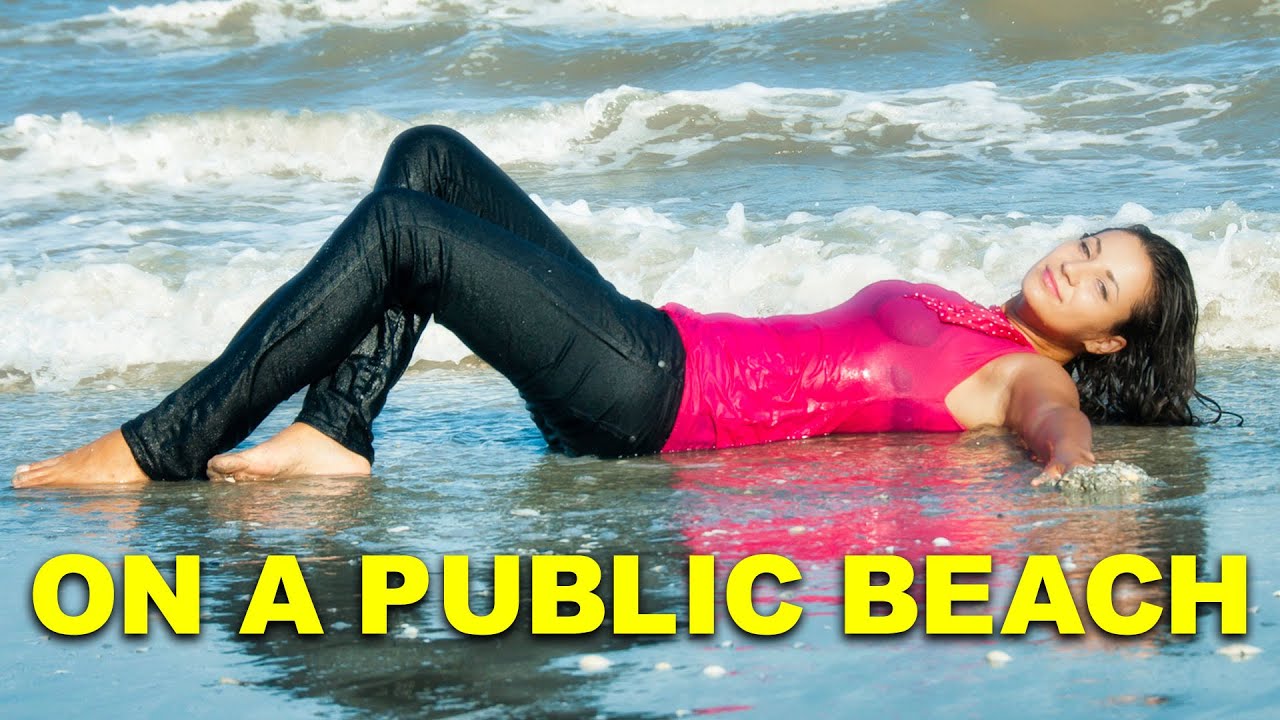 Wetlook on a public beach - T912c8