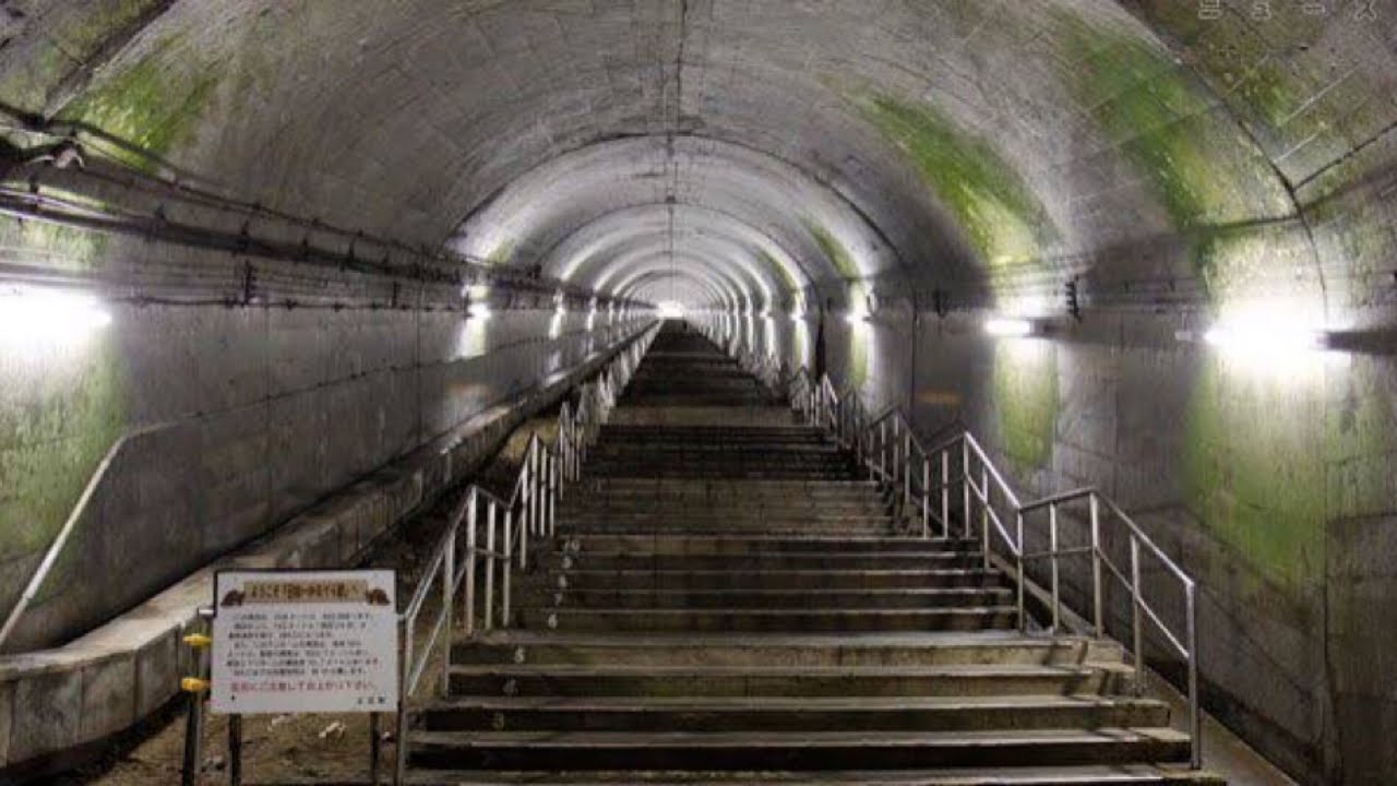 Go to a little scary station in JAPAN