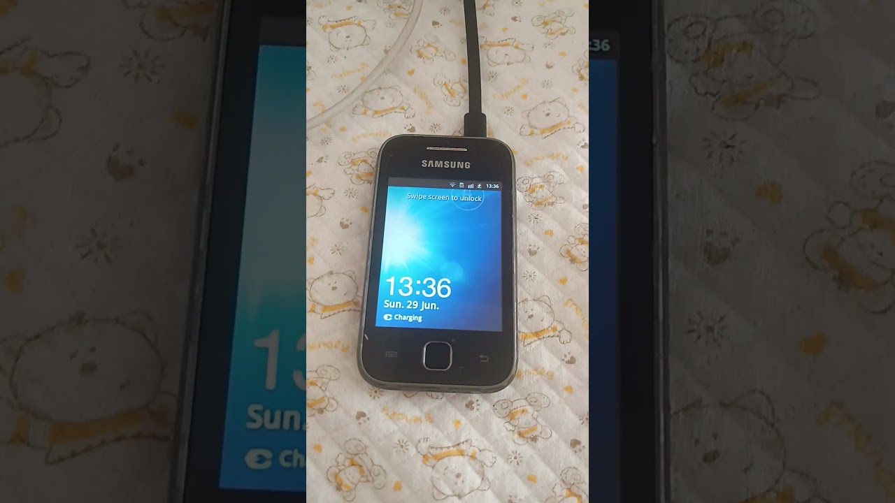 Samsung Galaxy Y (GT-S5360) Charging Screen