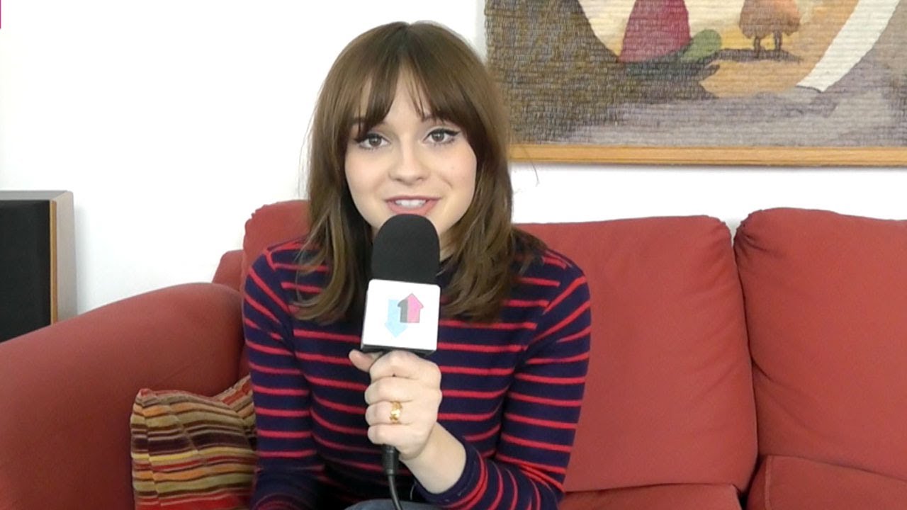 Gabrielle Aplin: The stories behind the songs | Official Charts