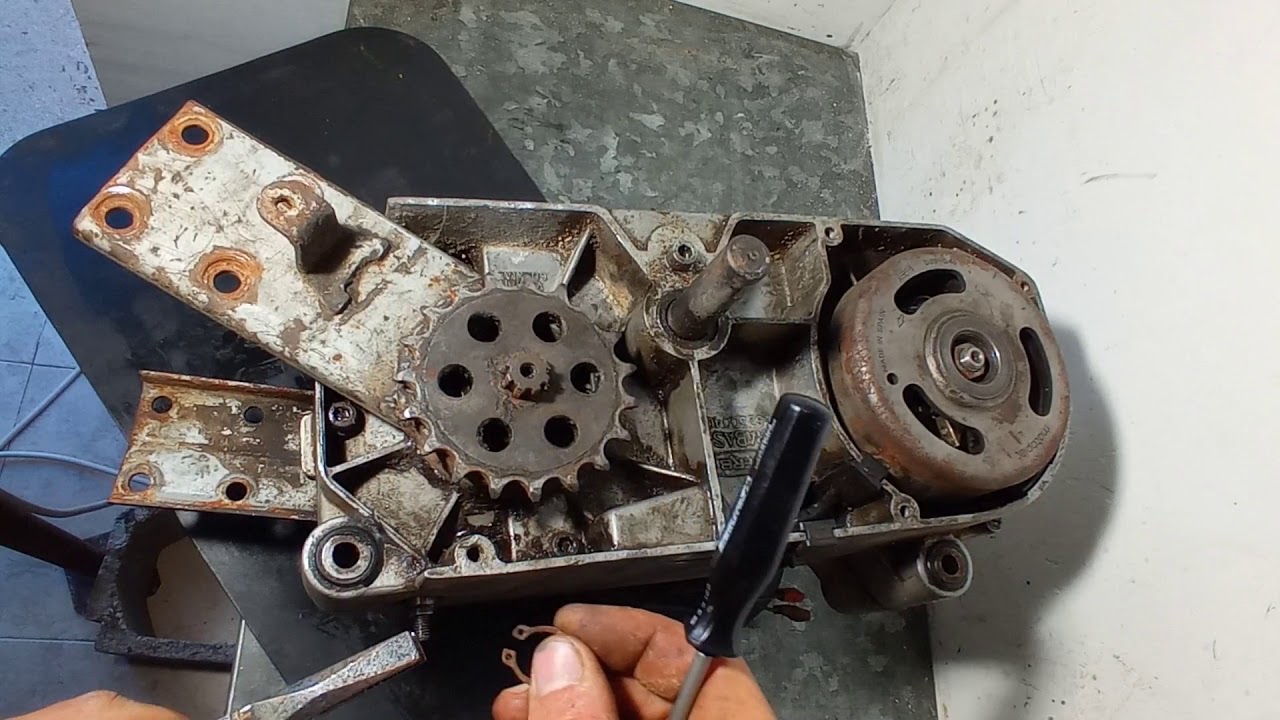 Derbi Variant SLE (parte 1) Desarmado del motor.