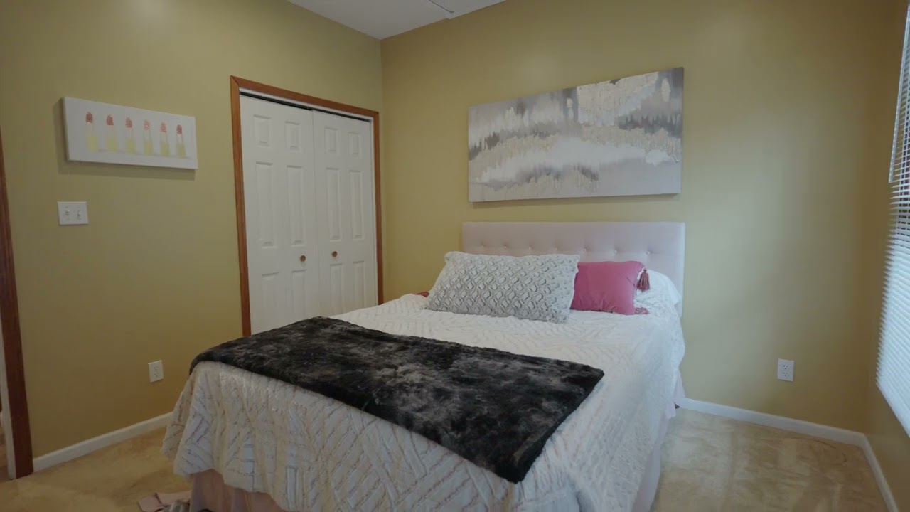 18364 Walnut Lane Gregory, MI Home for Sale[DEKROUB TEAM]