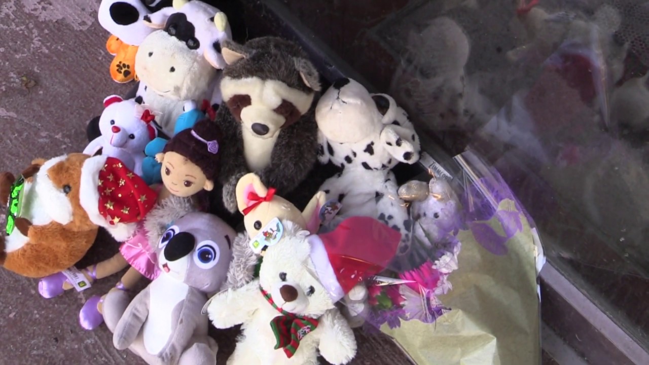 Tears, disbelief after Lachine fire kills mother, child