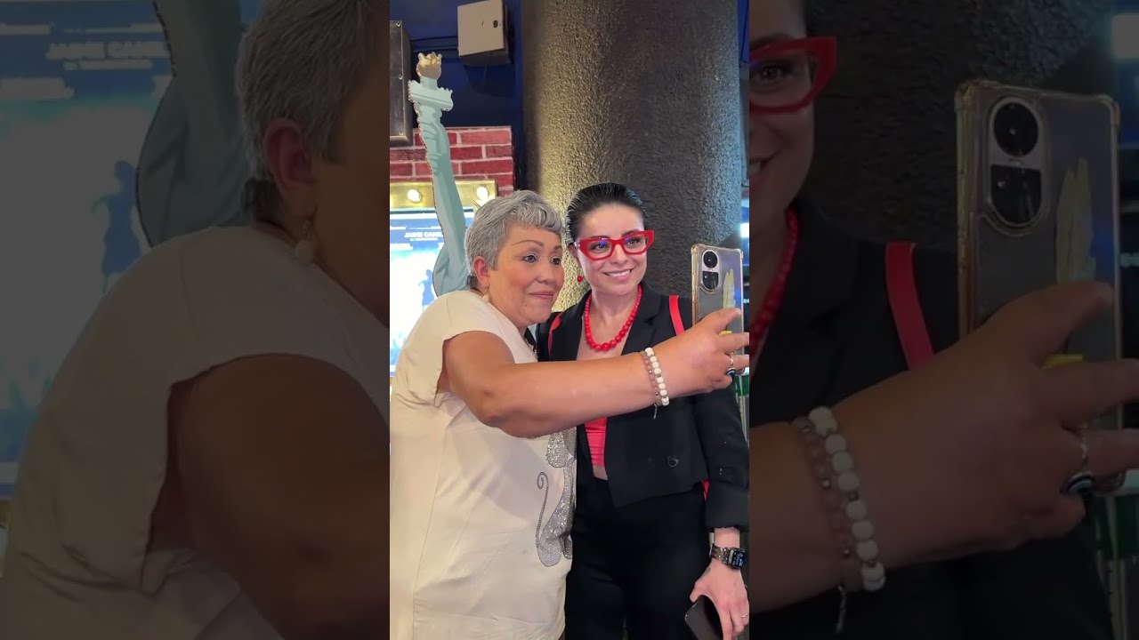 Saludé a los fans terminando la función y se llevaron boletos para el teatro