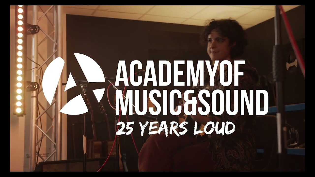 Ana Amoros - Someone Out There | Blue Lamp Sessions