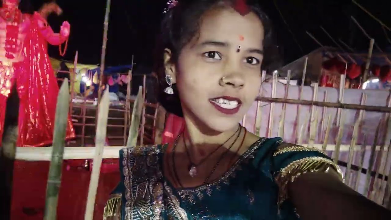 देखिए दोस्तों हमारे गांव का झंडा का वीडियो आप सुनना है किसी और फूलों की जगह प्लीज#december6th 