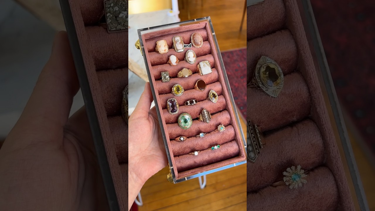 They romanticized their life with a regal & elegant jewelry showcase 👑 #mjvjewelry #vintagejewelry