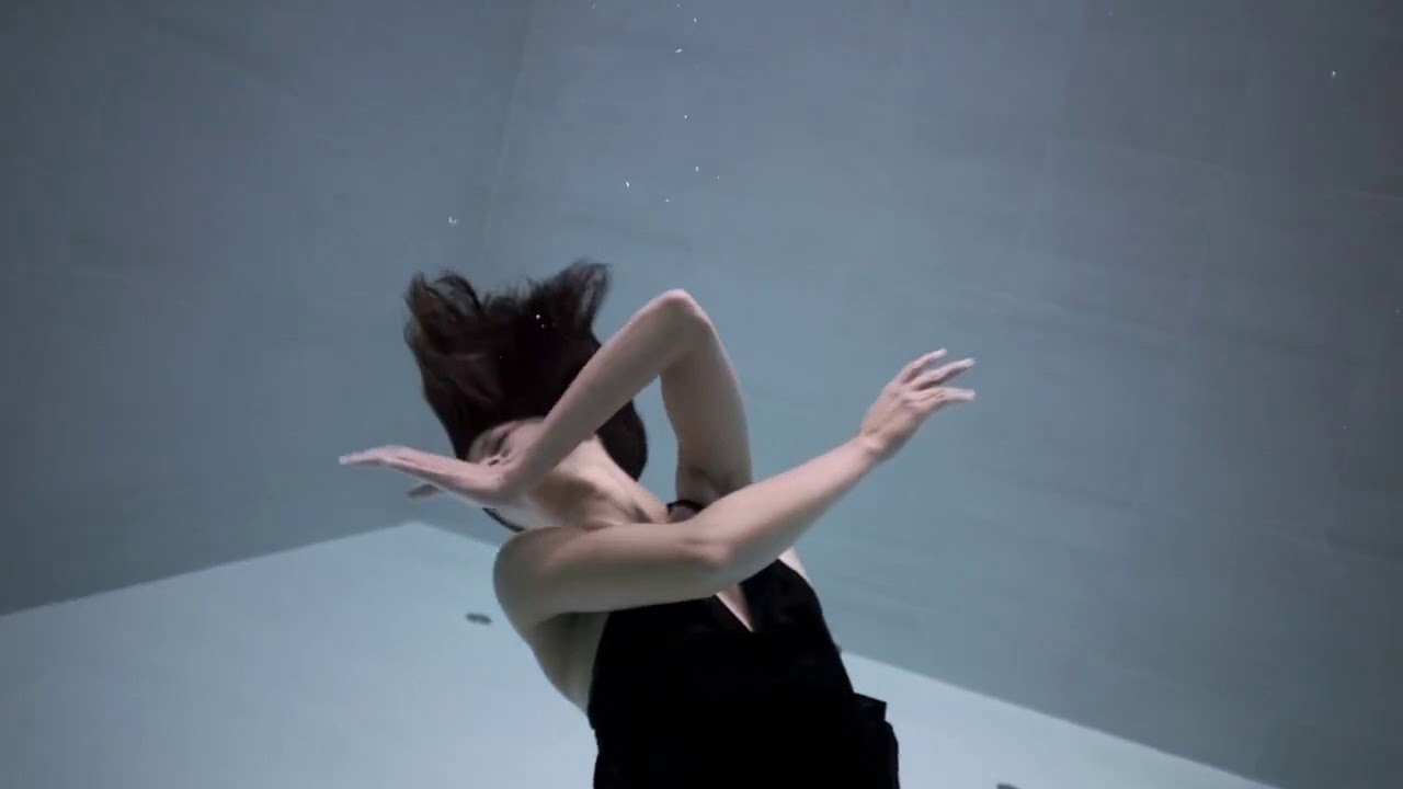 Florence + The Machine - Never Let Me Go