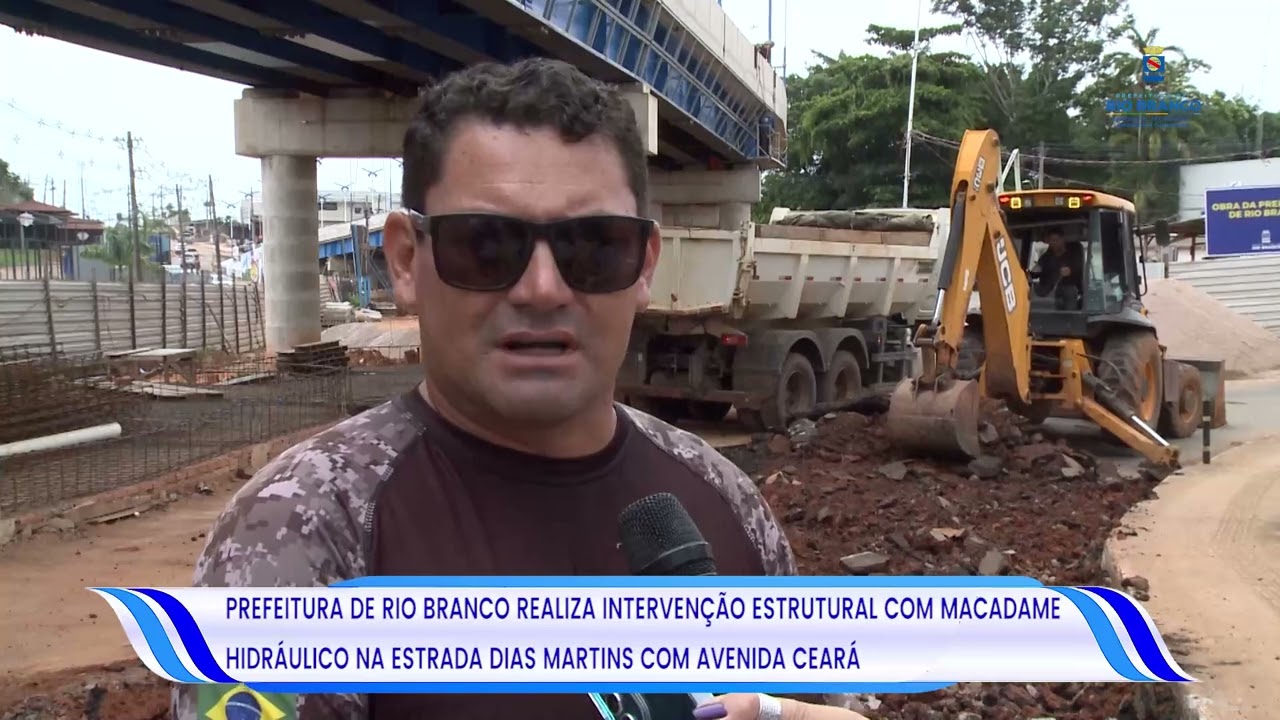 Prefeitura realiza intervenção com macadame hidráulico na Estrada Dias Martins com Avenida Ceará