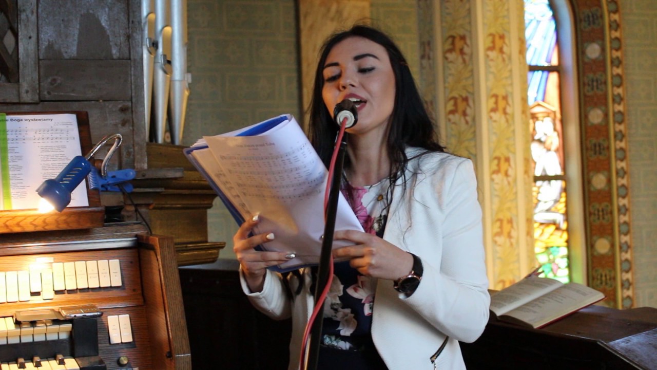 Gdy się łączą ręce dwie - Julia Nowak