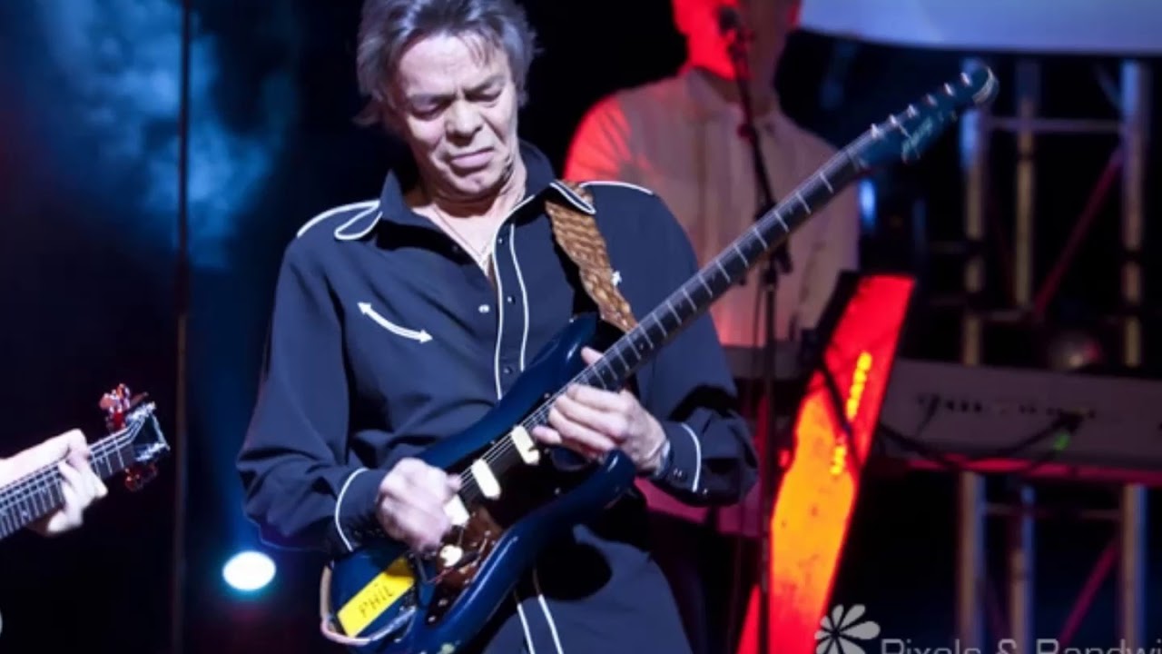 While My Guitar Gently Weeps