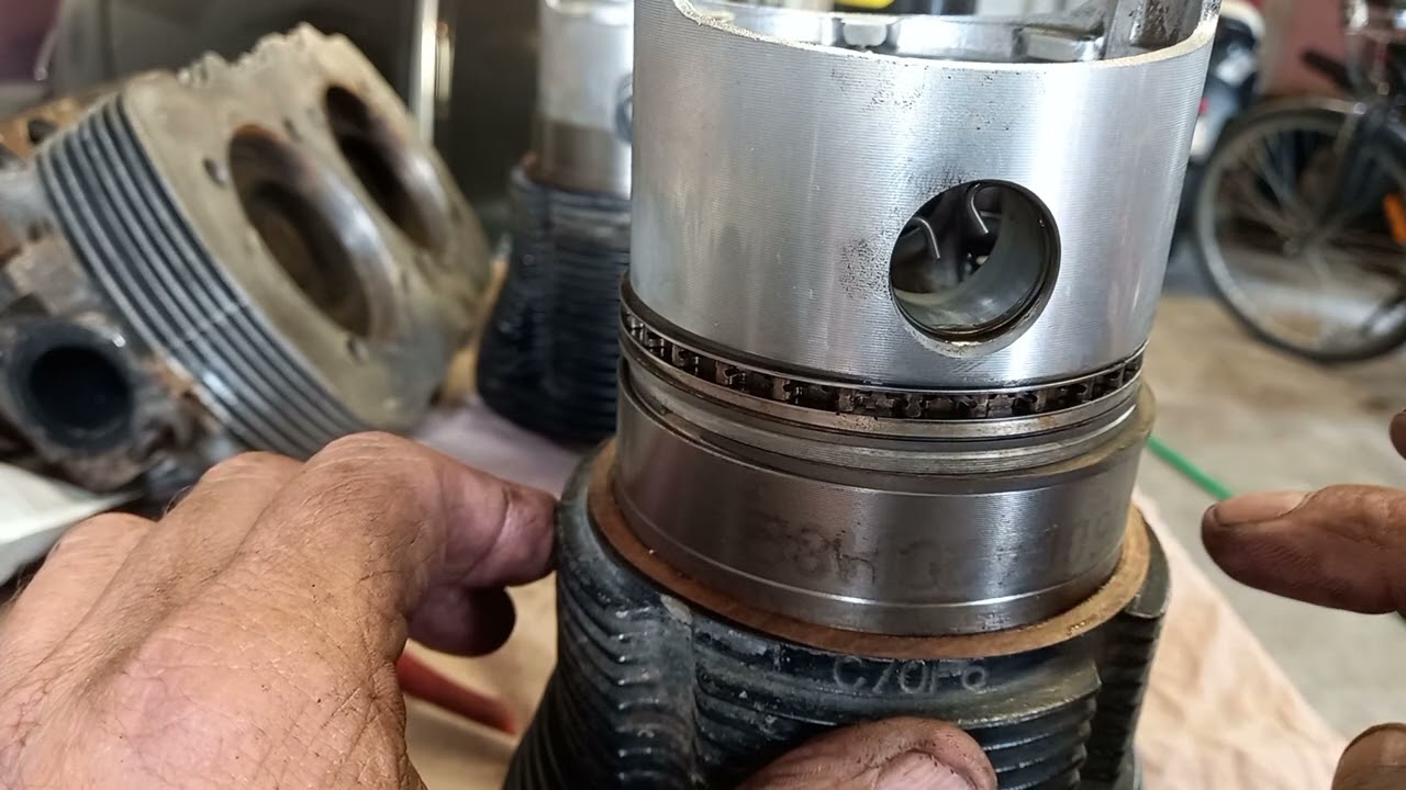 moteur cox 1600,montage des pistons sans compresseur de segments.